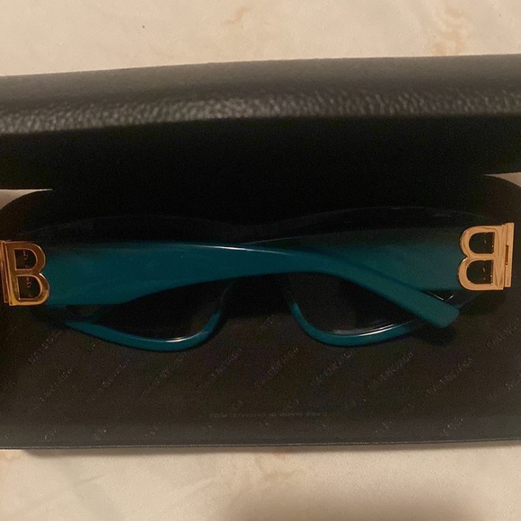 BALENCIAGA SUNGLASSES - Picture 3 of 3